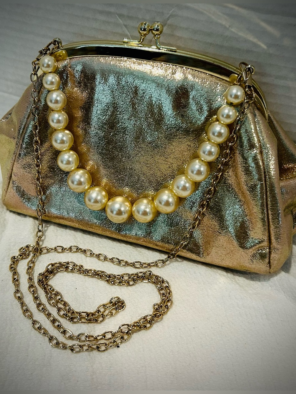 Nina Kiss Lock Pearl Handle Metallic Gold Fairy Clutch Crossbody Purse Prom